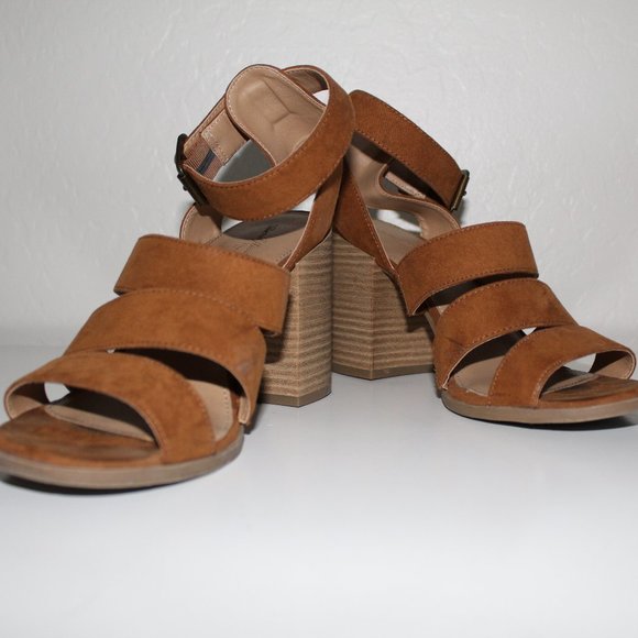 universal thread tan suede block heels - Picture 1 of 8